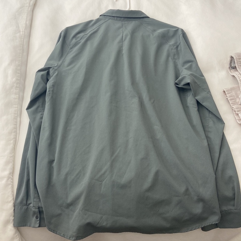 Lululemon Vertice Button-Down - image 3